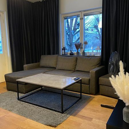Fin Laegenhet Naera Centrum Örebro Eksteriør billede