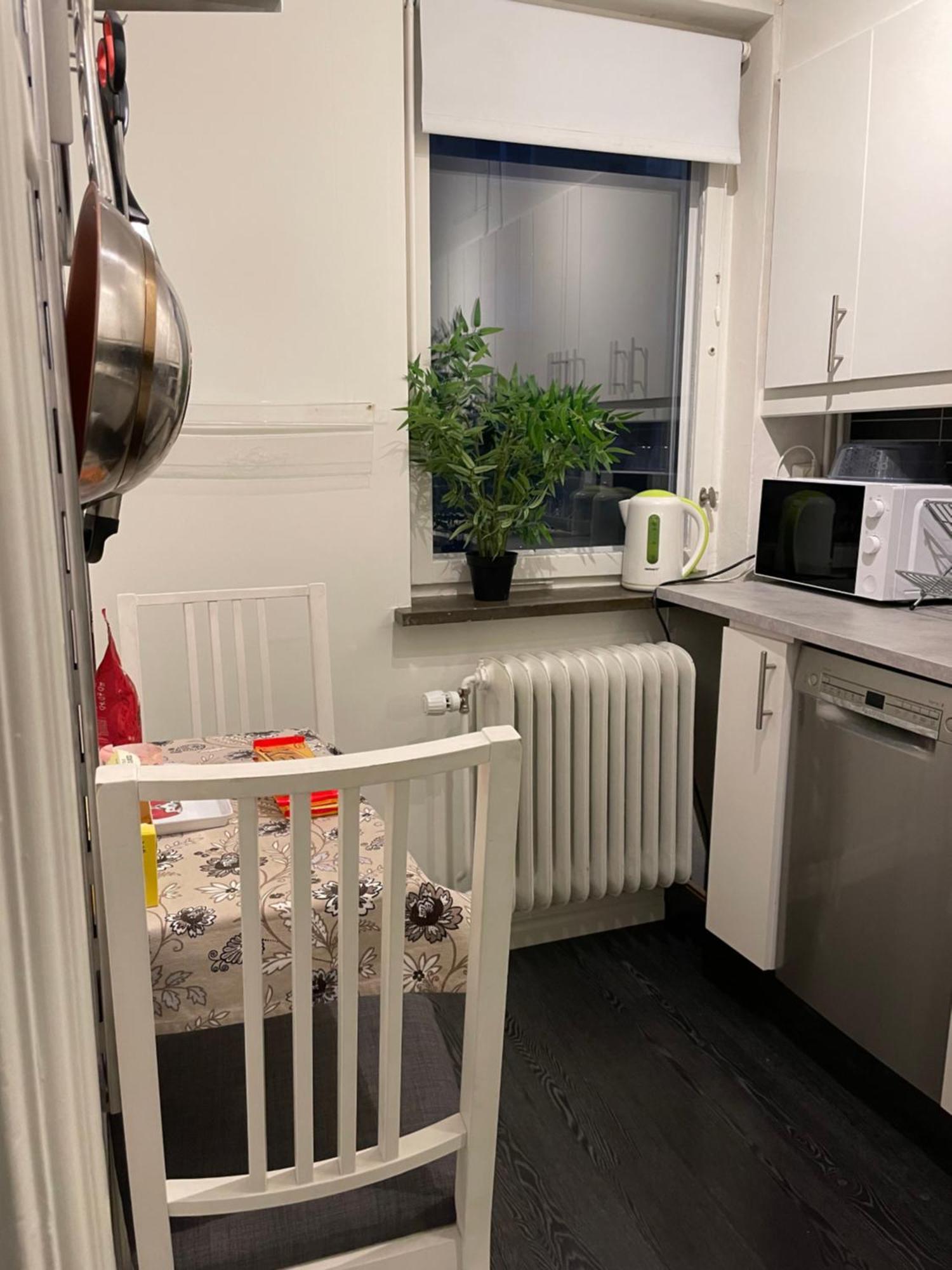 Fin Laegenhet Naera Centrum Örebro Eksteriør billede